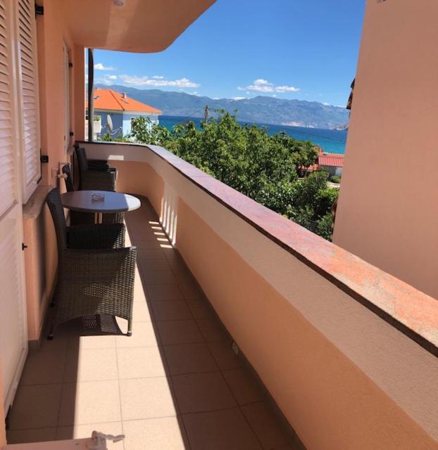 Apartment Drazenka Turato Baška Exterior foto